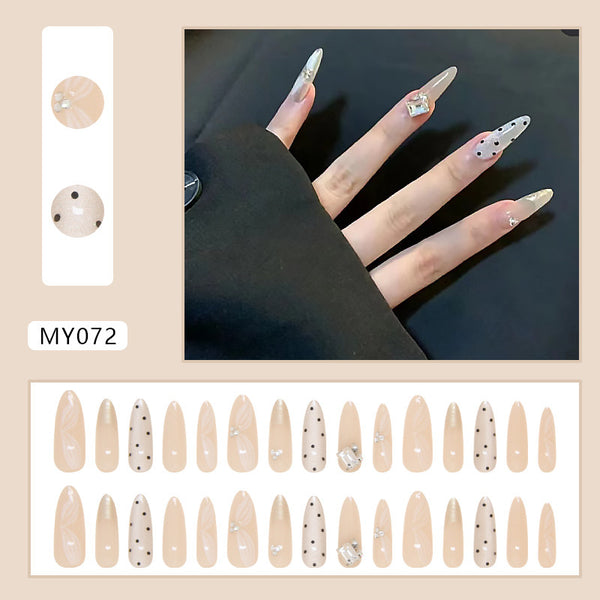 Press On Nails 824