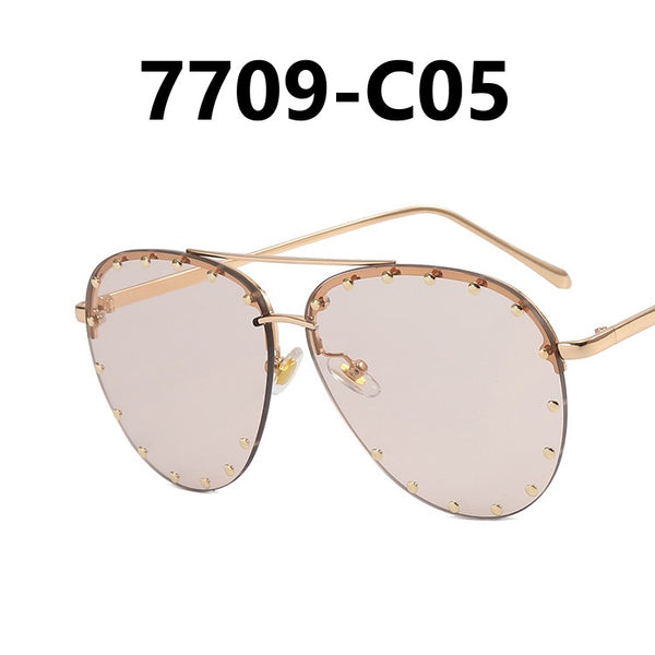 Metal Rivet Large Frame Sunglasses