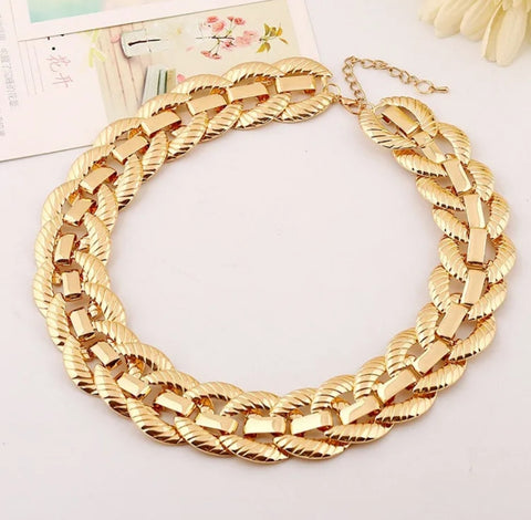 Scalloped Layer Chain