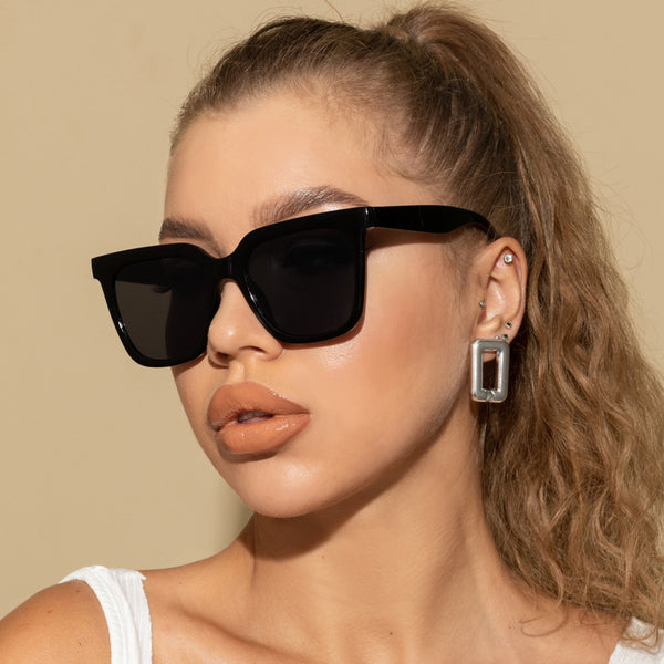 Simple Large Frame Square Sunglasses